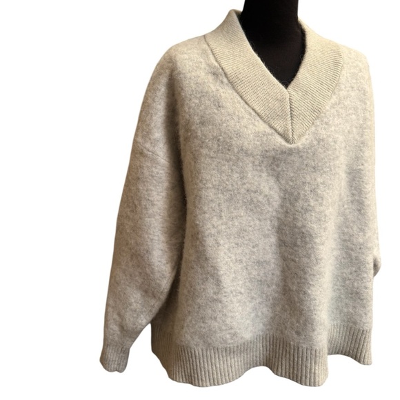 Alpaca Merino V Neck Oversized Sweater Almond SZ LG Cream Neutral Marled EUC - Picture 3 of 13